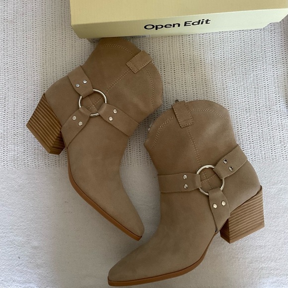 Tan Ankle Booties with Decorative Hardware and Stacked Heel - Picture 7 of 10